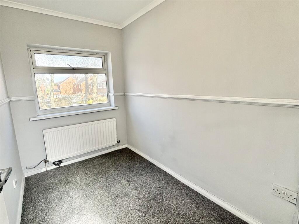 4 bed Semi-Detached