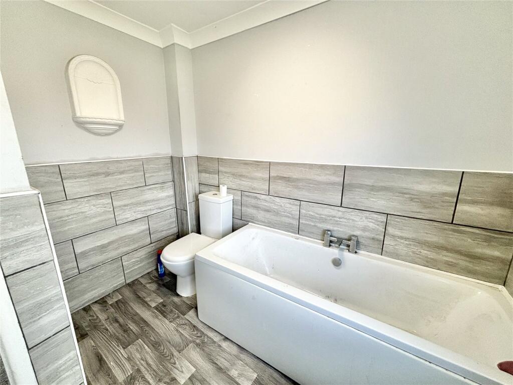 4 bed Semi-Detached