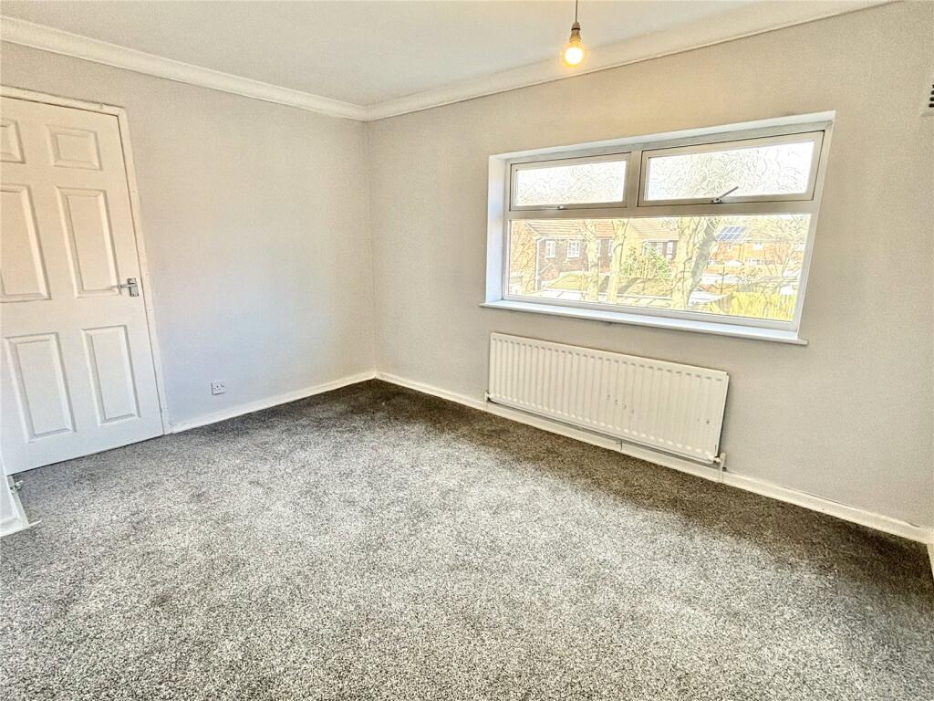 4 bed Semi-Detached
