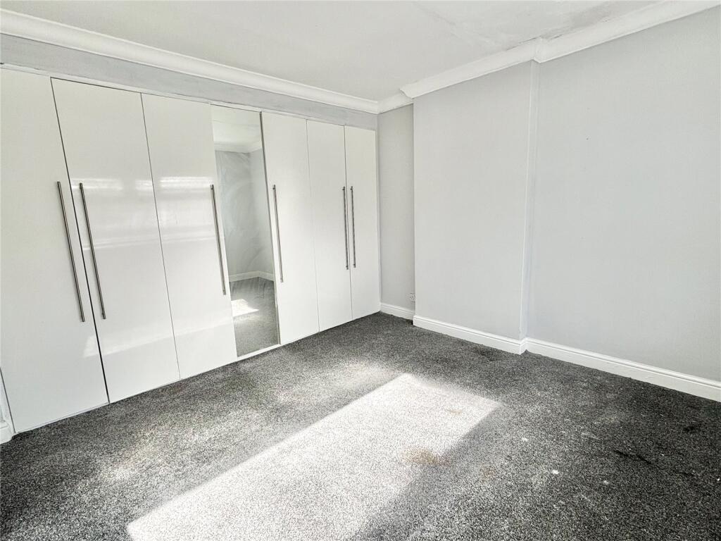 4 bed Semi-Detached