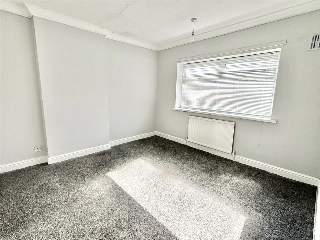 4 bed Semi-Detached