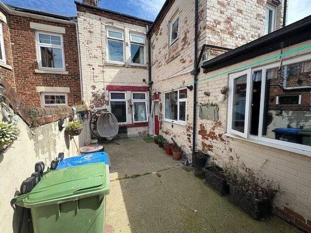 3 bed Flat Share