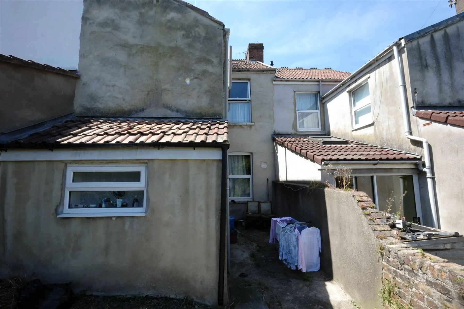 FREEHOLD BLOCK OF FLATS - KINGSWOOD, 2 bedroom, House - Terraced - 28852910