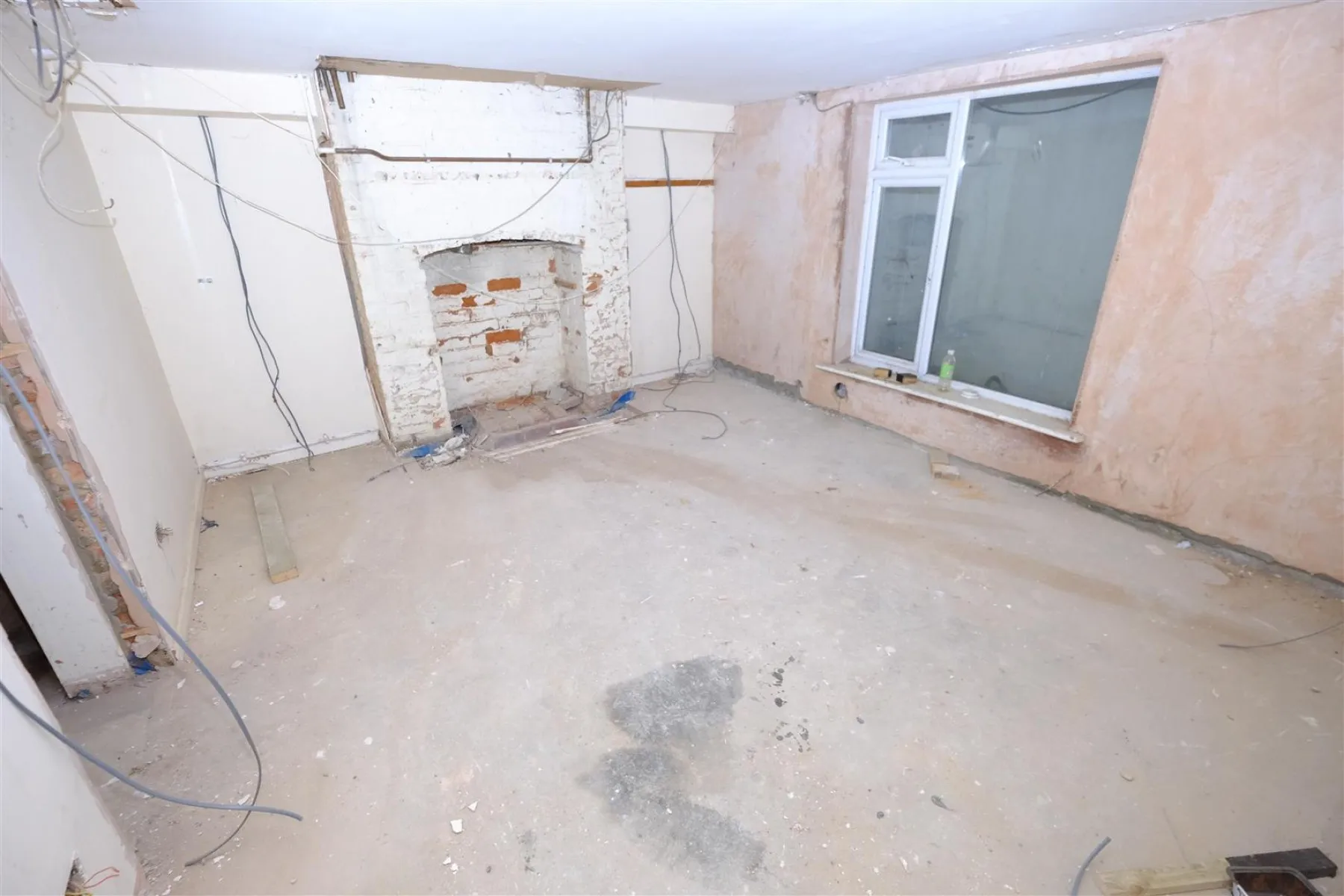 HOUSE FOR RENOVATION - CHELTENHAM, 4 bedroom, House - Semi-Detached - 28885354