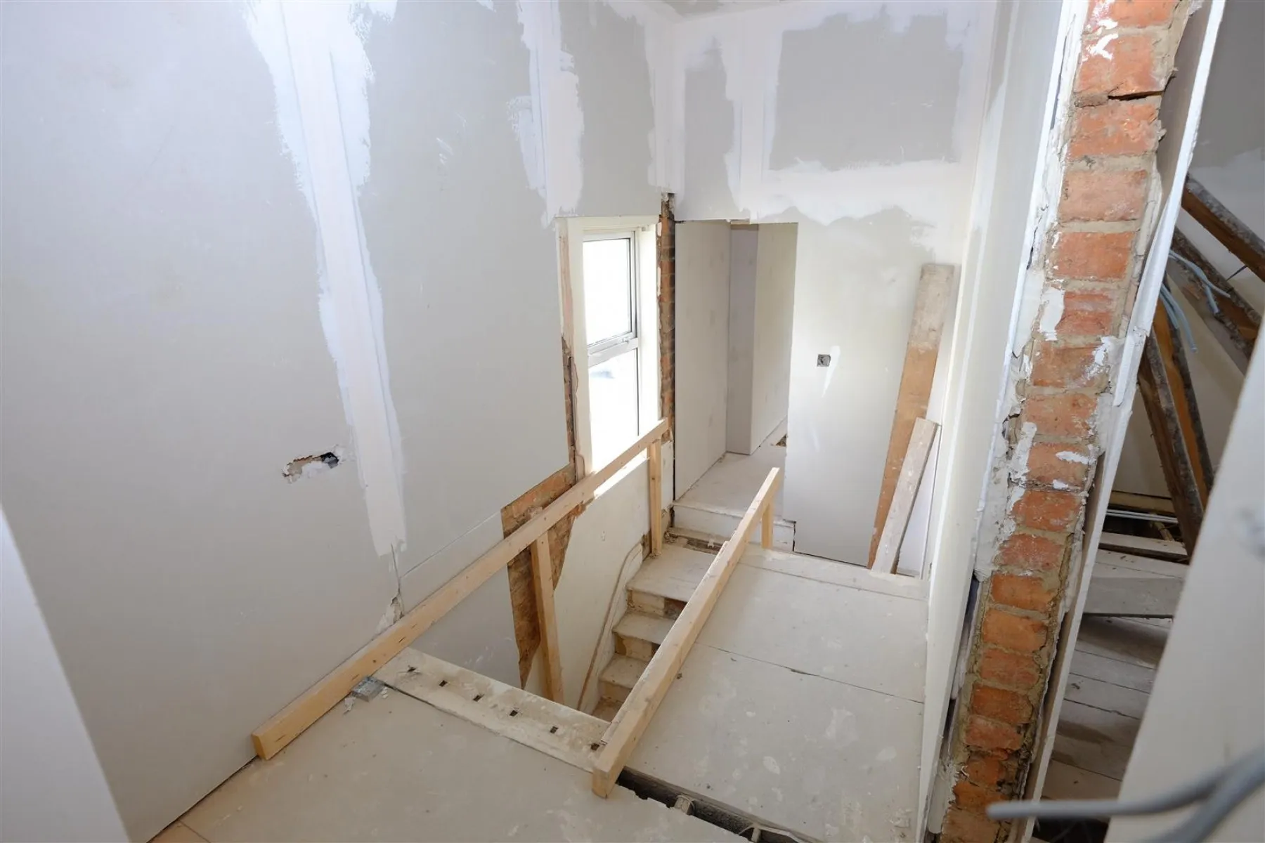 HOUSE FOR RENOVATION - CHELTENHAM, 4 bedroom, House - Semi-Detached - 28885354