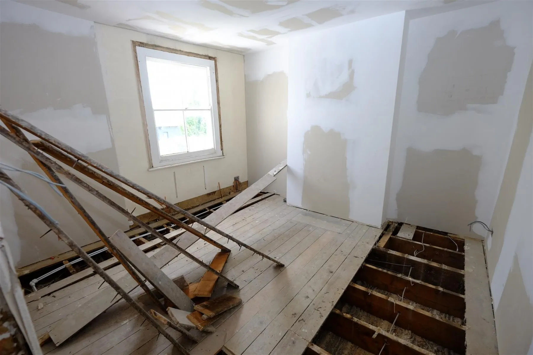 HOUSE FOR RENOVATION - CHELTENHAM, 4 bedroom, House - Semi-Detached - 28885354