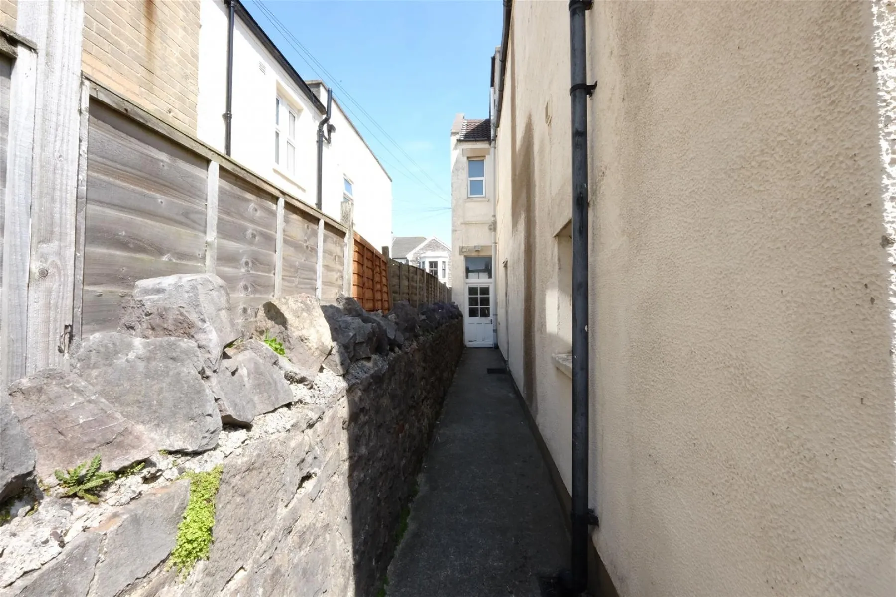 GARDEN FLAT - REDUCED PRICE FOR AUCTION, 1 bedroom, Flat - 29012166