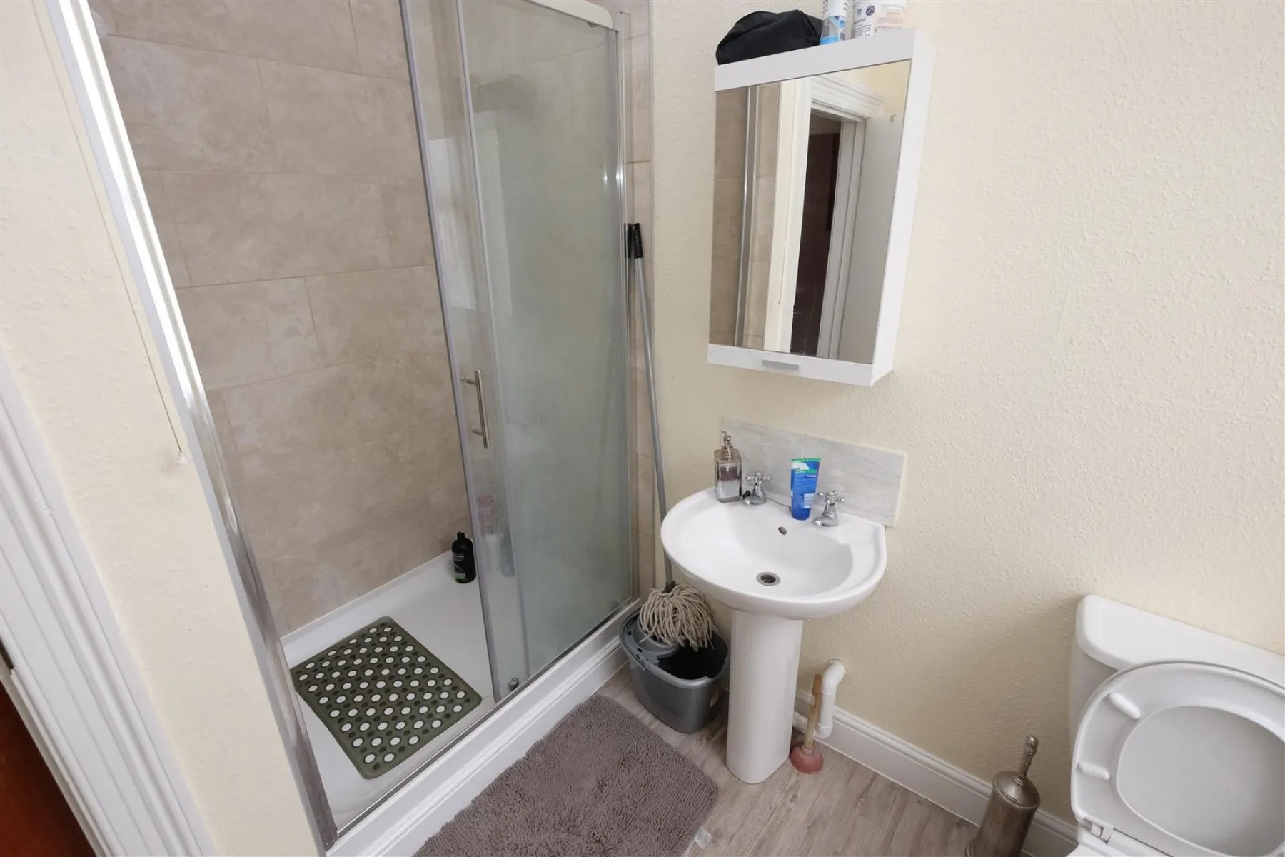 FREEEHOLD INVESTMENT - 4 x 2 BED FLATS, 8 bedroom, Flat - 30239763