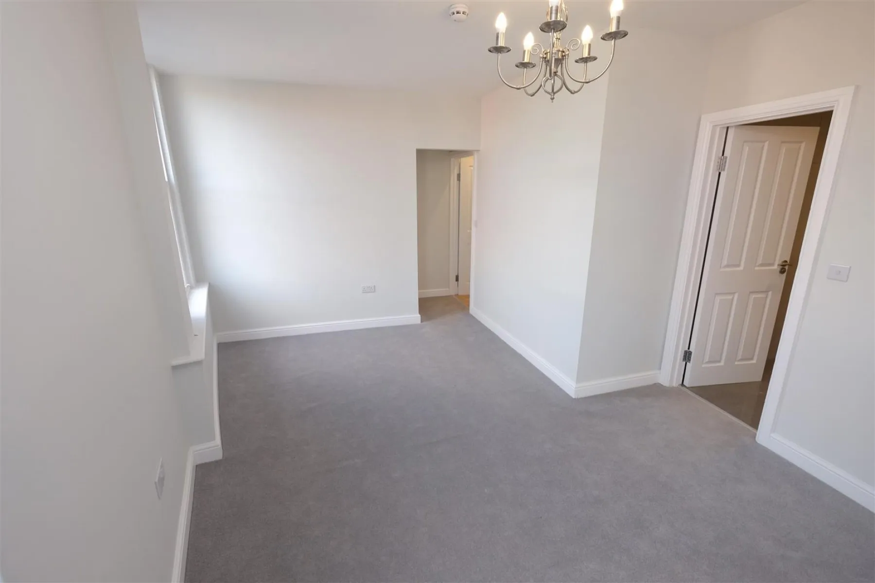 RENOVATED 1 BED - REDUCED PRICE FOR AUCTION, 1 bedroom, Flat - 30109993