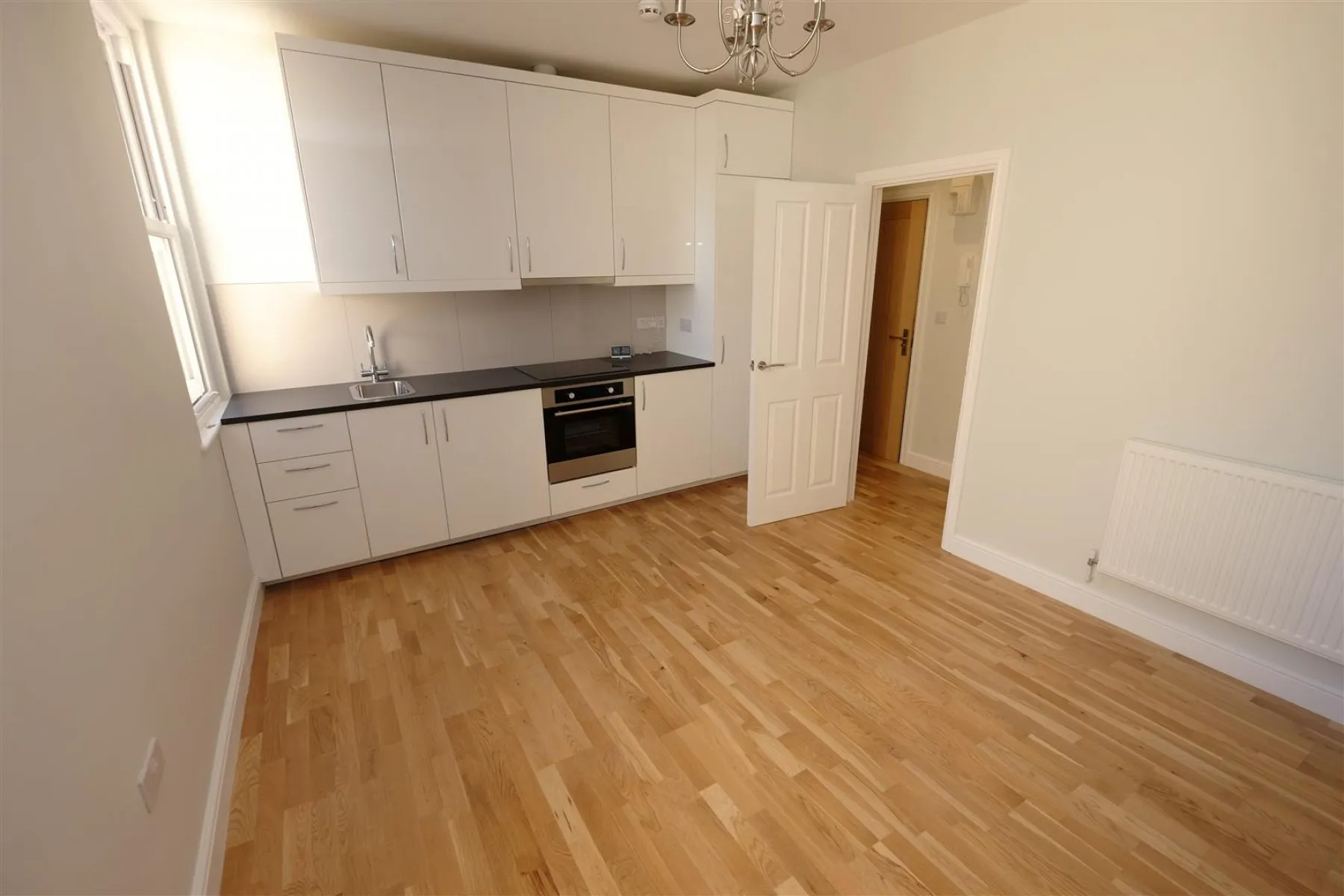RENOVATED 1 BED - REDUCED PRICE FOR AUCTION, 1 bedroom, Flat - 30109993