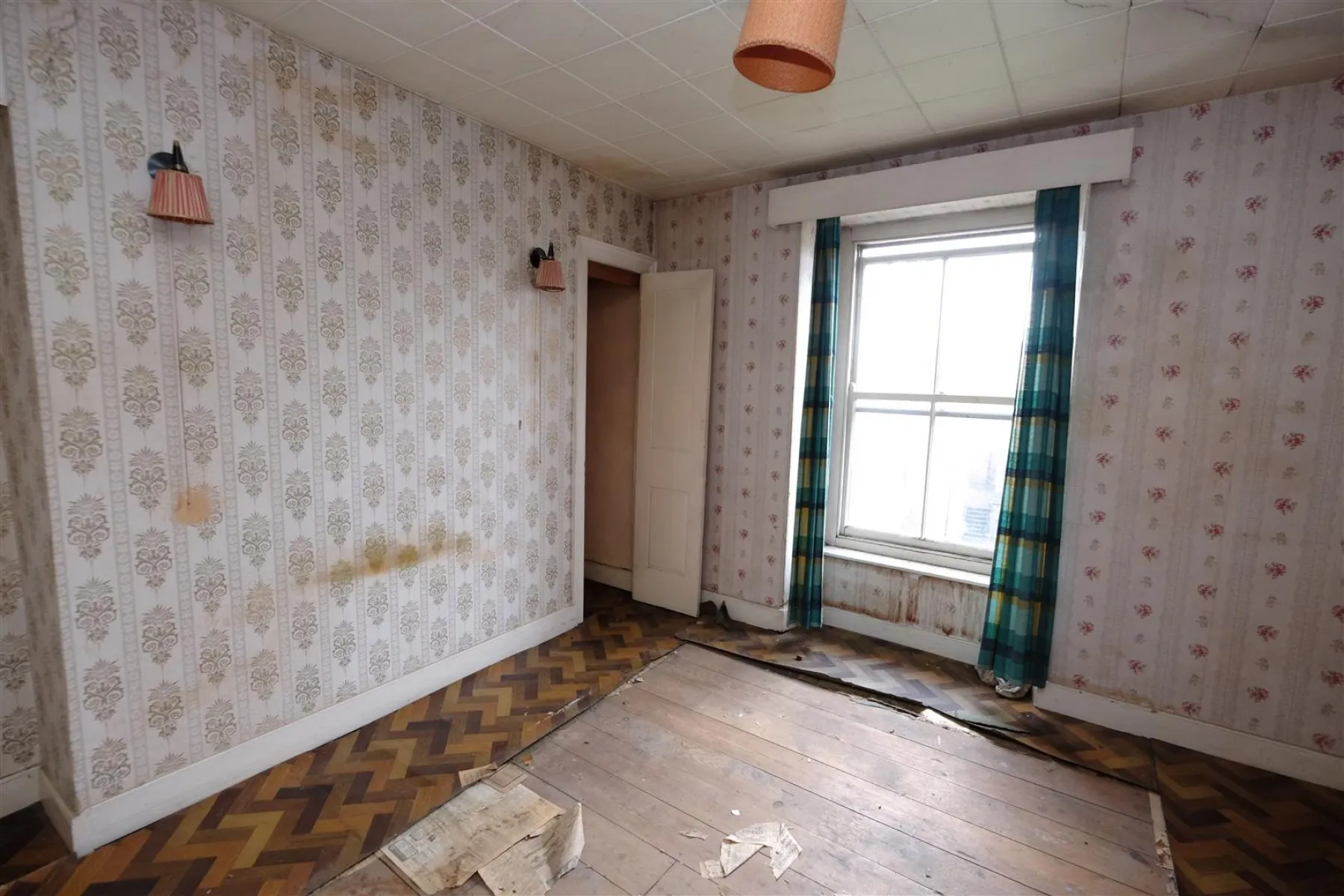 HOUSE FOR UPDATING - HOTWELLS, 4 bedroom, House - Terraced - 29368866