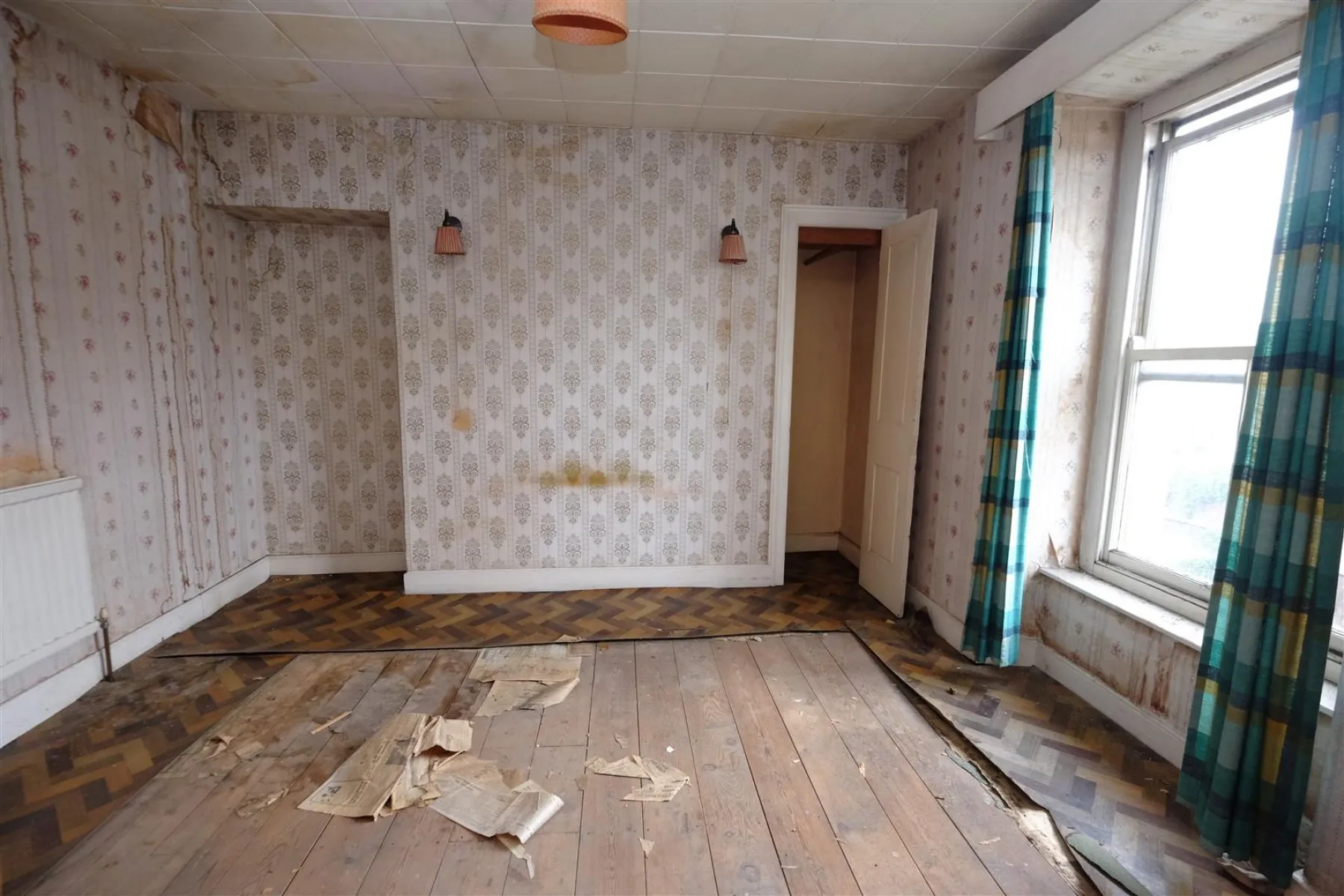 HOUSE FOR UPDATING - HOTWELLS, 4 bedroom, House - Terraced - 29368866