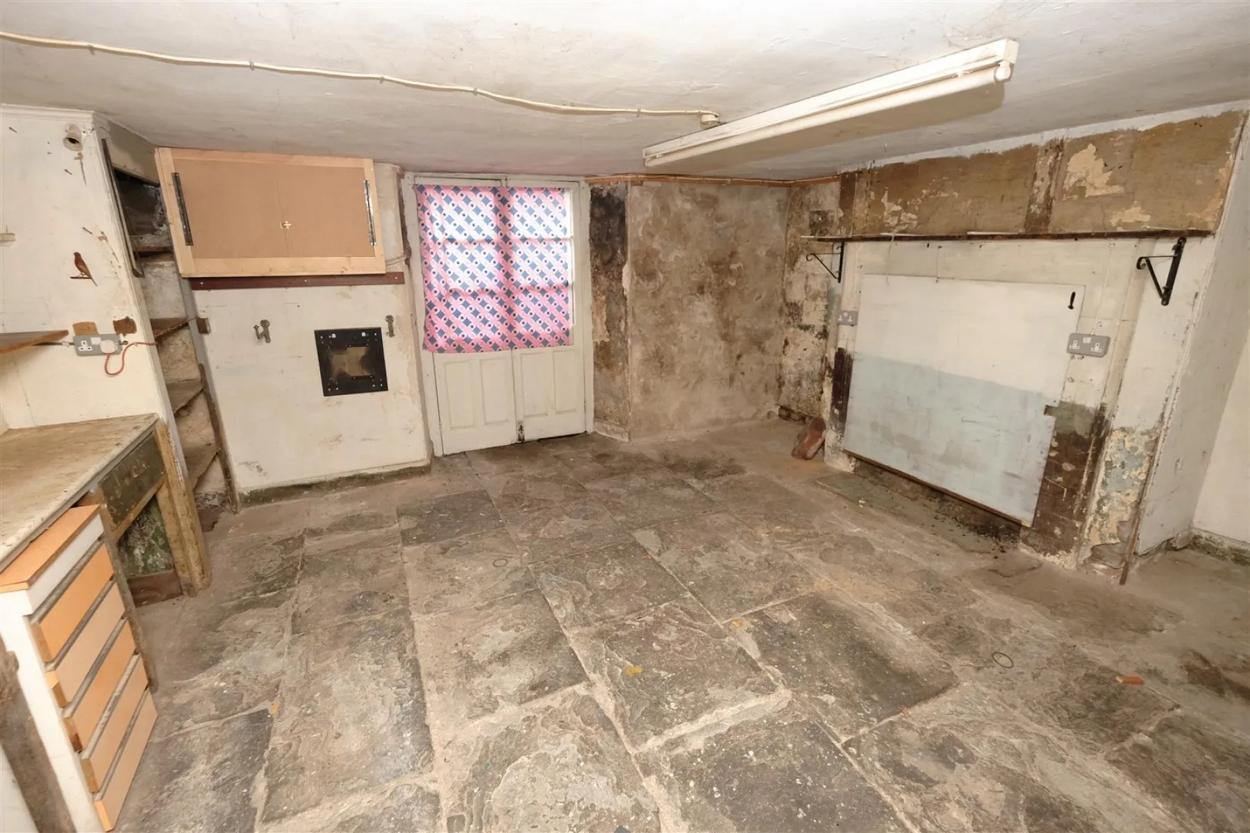 HOUSE FOR UPDATING - HOTWELLS, 4 bedroom, House - Terraced - 29368866