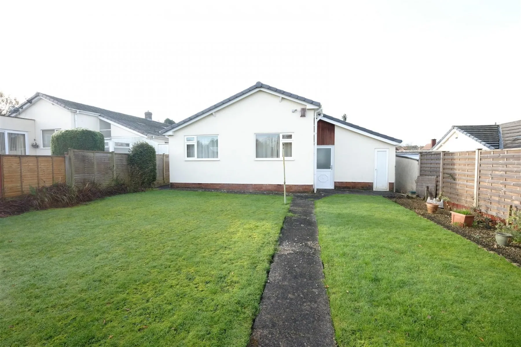 DETACHED BUNGALOW FOR UPDATING - PILL, 3 bedroom, Bungalow - Detached - 29368895