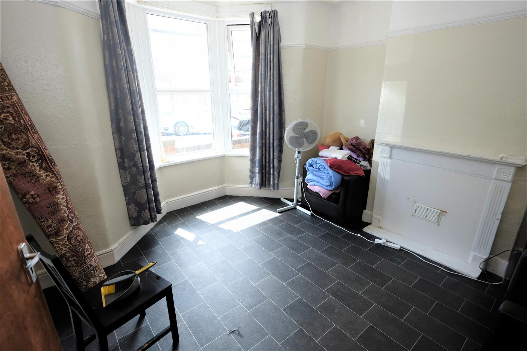 TERRACE FOR INVESTMENT / UPDATING, 3 bedroom, House - Terraced - 29737190