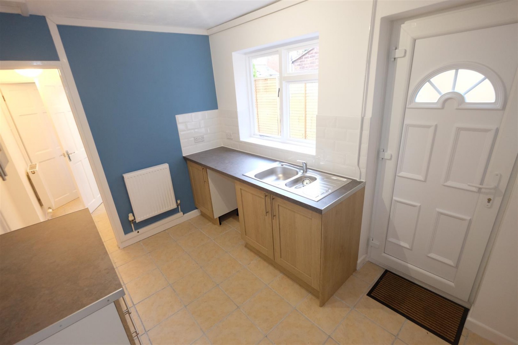 REFURBISHED BLOCK OF FLATS - GL1, 4 bedroom, House - 30952105