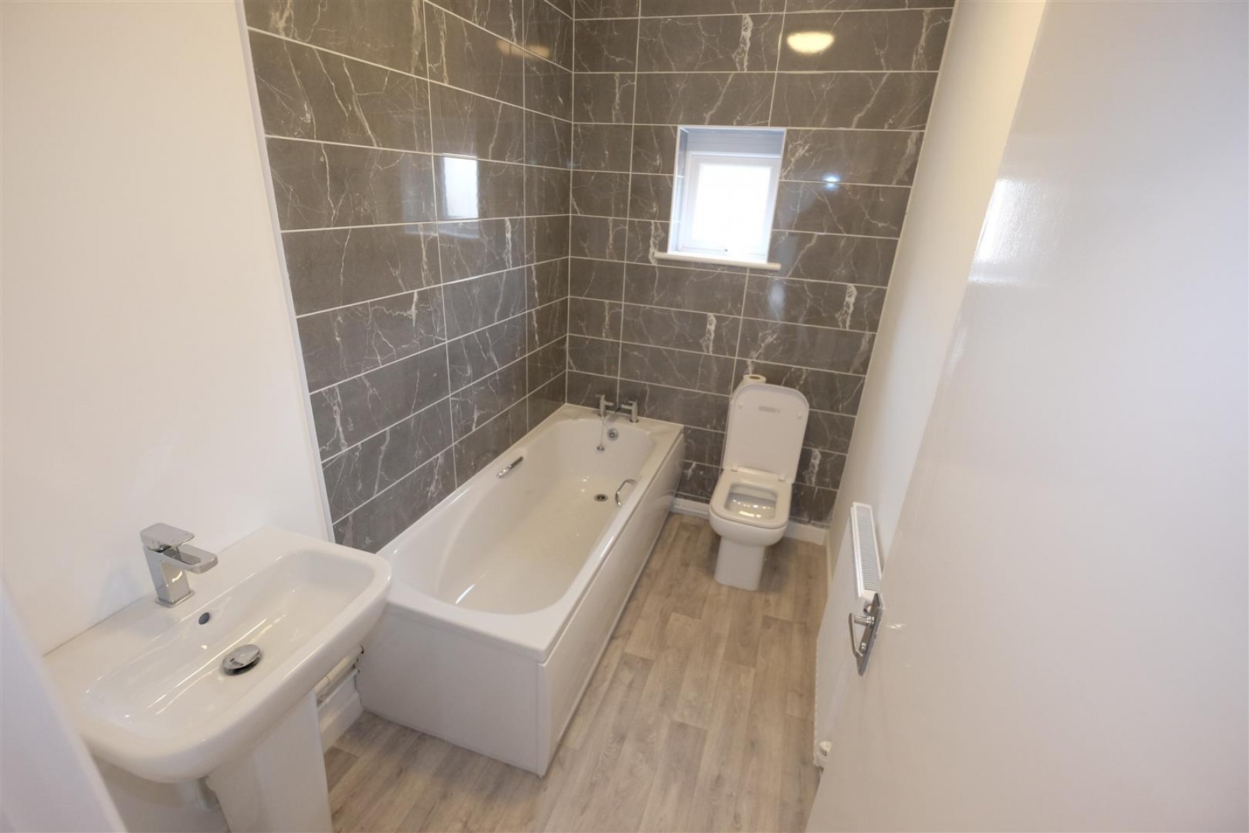REFURBISHED BLOCK OF FLATS - GL1, 4 bedroom, House - 30952105