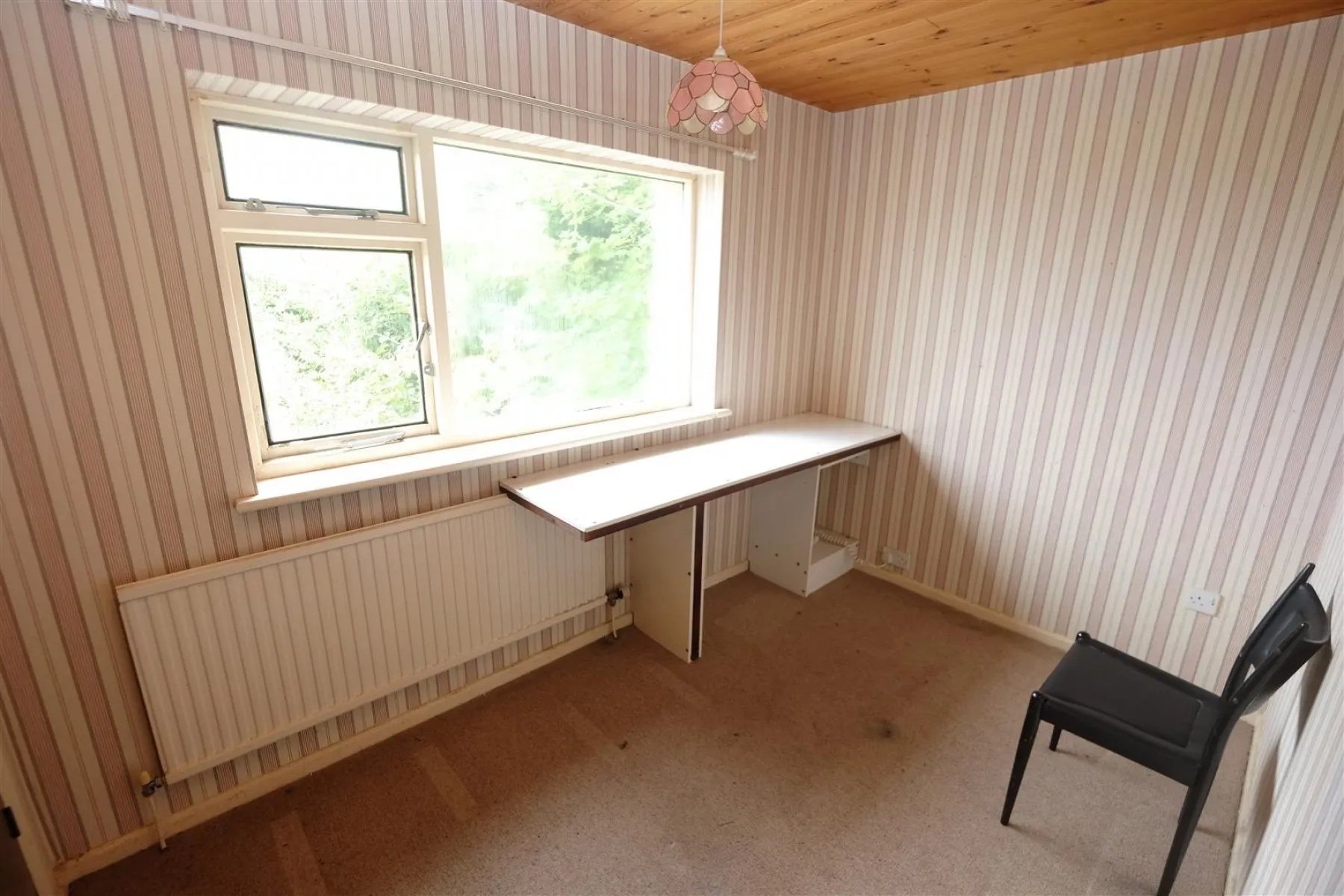 WOODLAND RETREAT FOR UPDATING - BROCKWORTH, 5 bedroom, House - Detached - 30925343