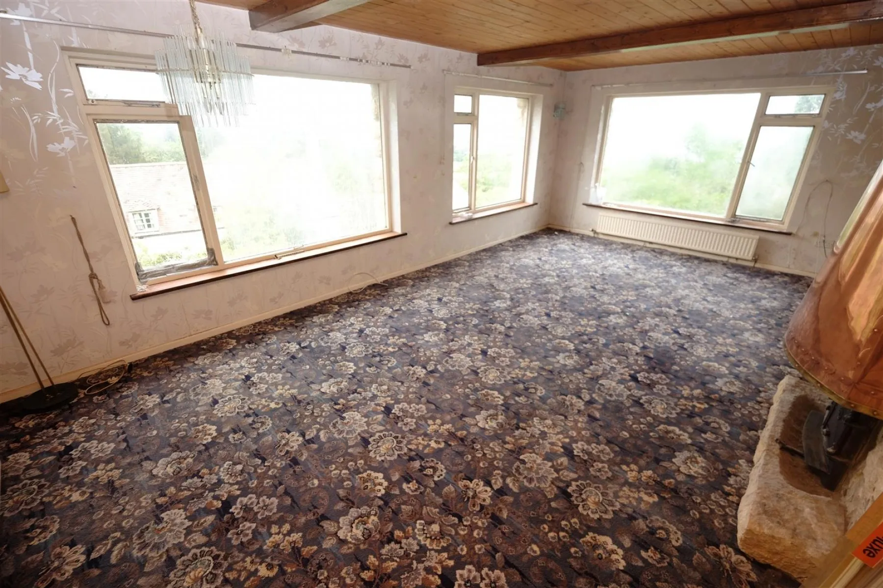 WOODLAND RETREAT FOR UPDATING - BROCKWORTH, 5 bedroom, House - Detached - 30925343