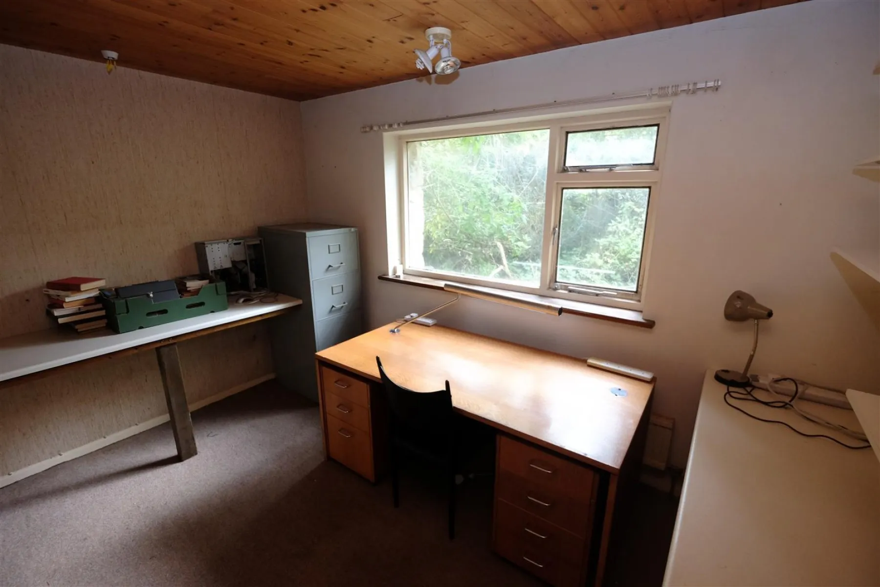 WOODLAND RETREAT FOR UPDATING - BROCKWORTH, 5 bedroom, House - Detached - 30925343