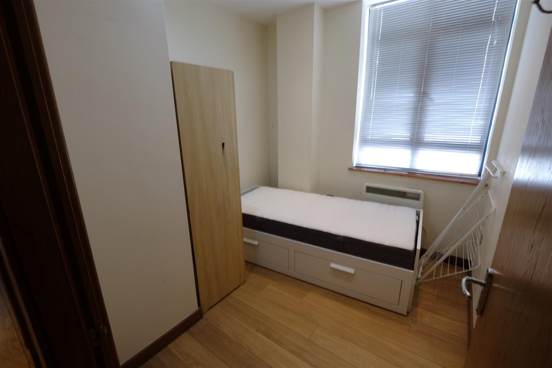 VACANT CITY APARTMENT - BRADLEY HOUSE, 2 bedroom, Flat - 30565614