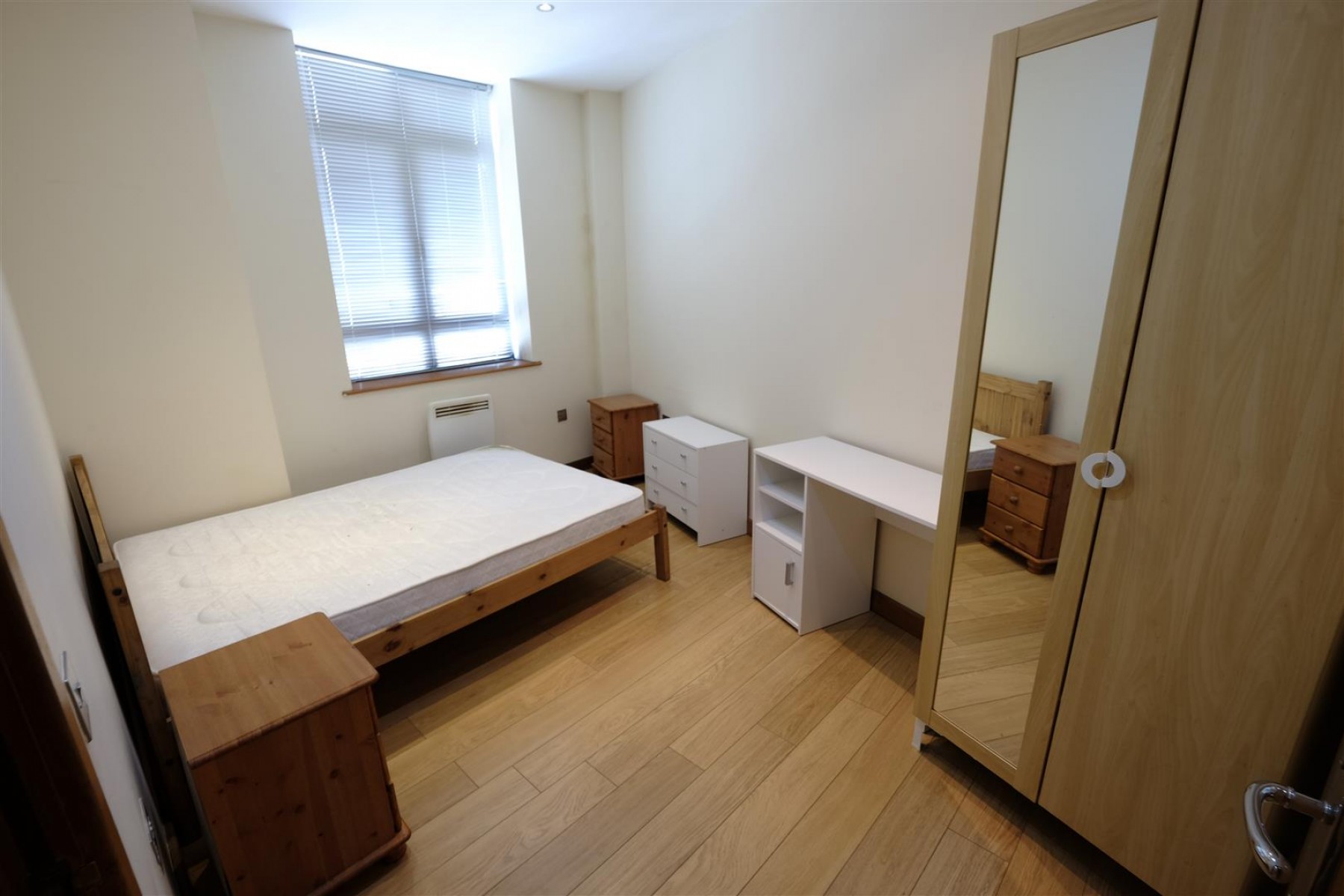 VACANT CITY APARTMENT - BRADLEY HOUSE, 2 bedroom, Flat - 30565614