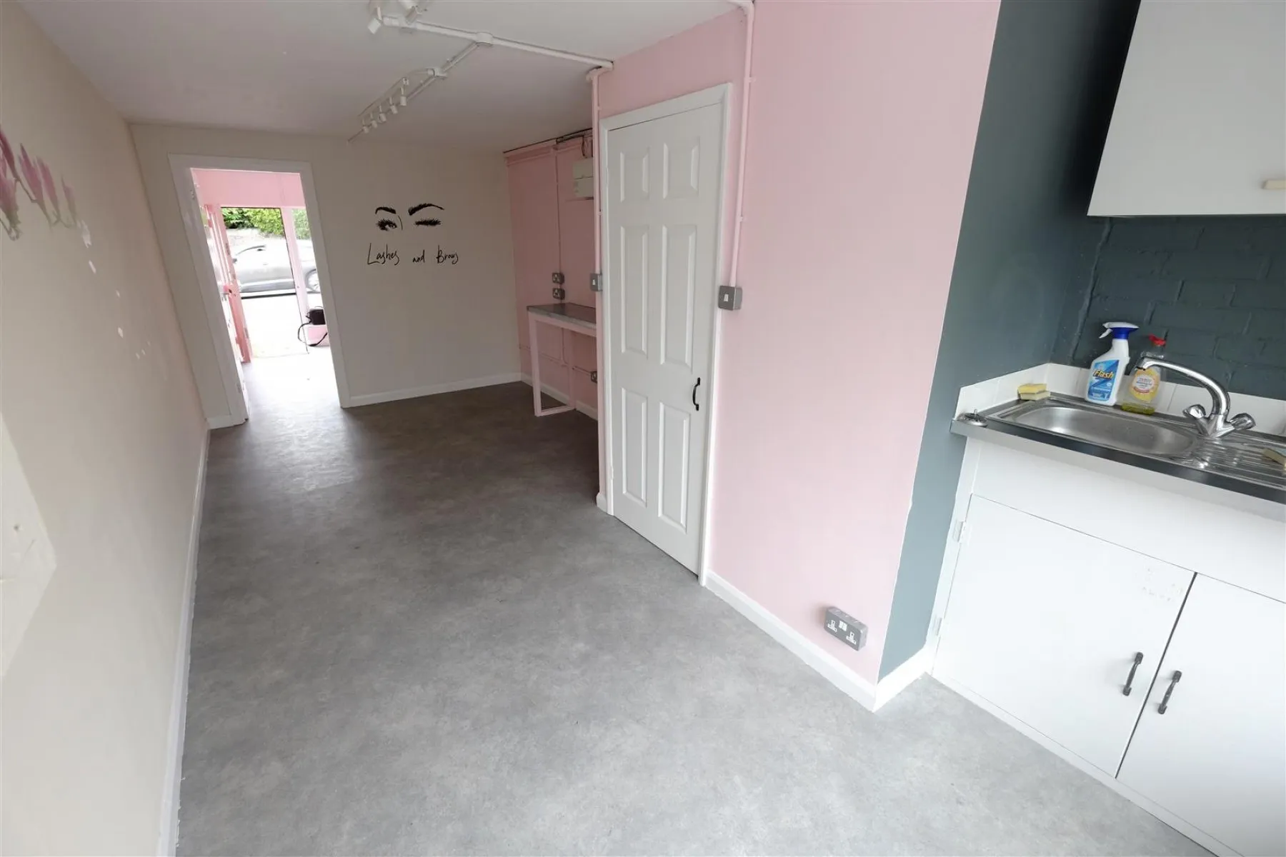 SCOPE FOR FAMILY HOME - LONG ASHTON, 4 bedroom, Commercial - 30721673
