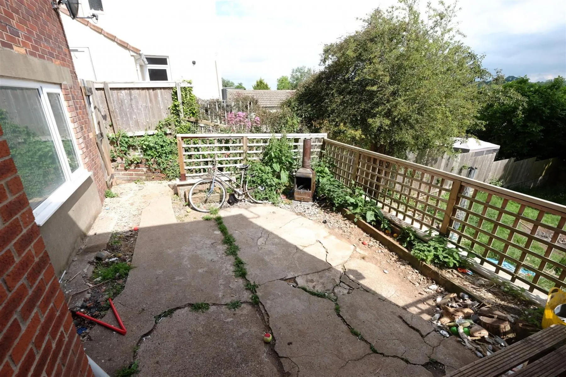 SCOPE FOR FAMILY HOME - LONG ASHTON, 4 bedroom, Commercial - 30721673