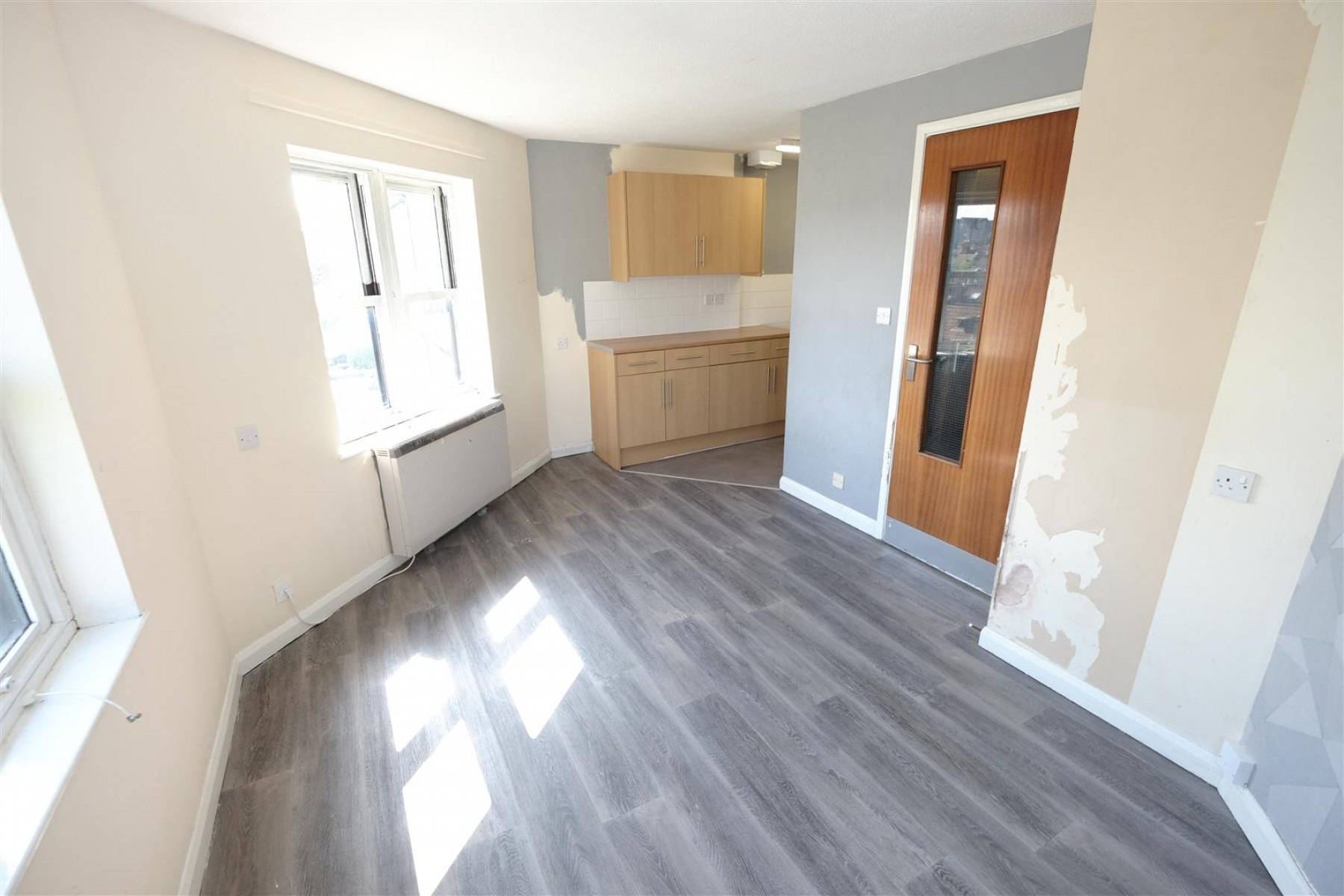 FLAT FOR BASIC UPDATING - MONTPELIER, 1 bedroom, Flat - 30770698