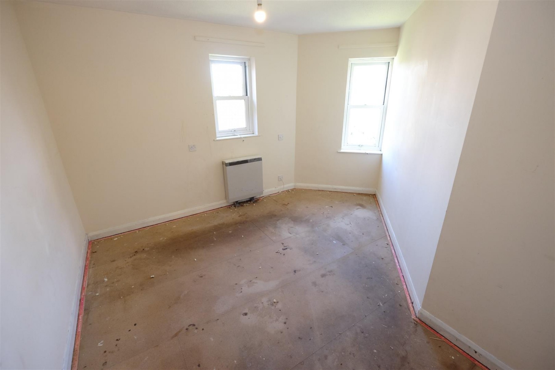 FLAT FOR BASIC UPDATING - MONTPELIER, 1 bedroom, Flat - 30770698
