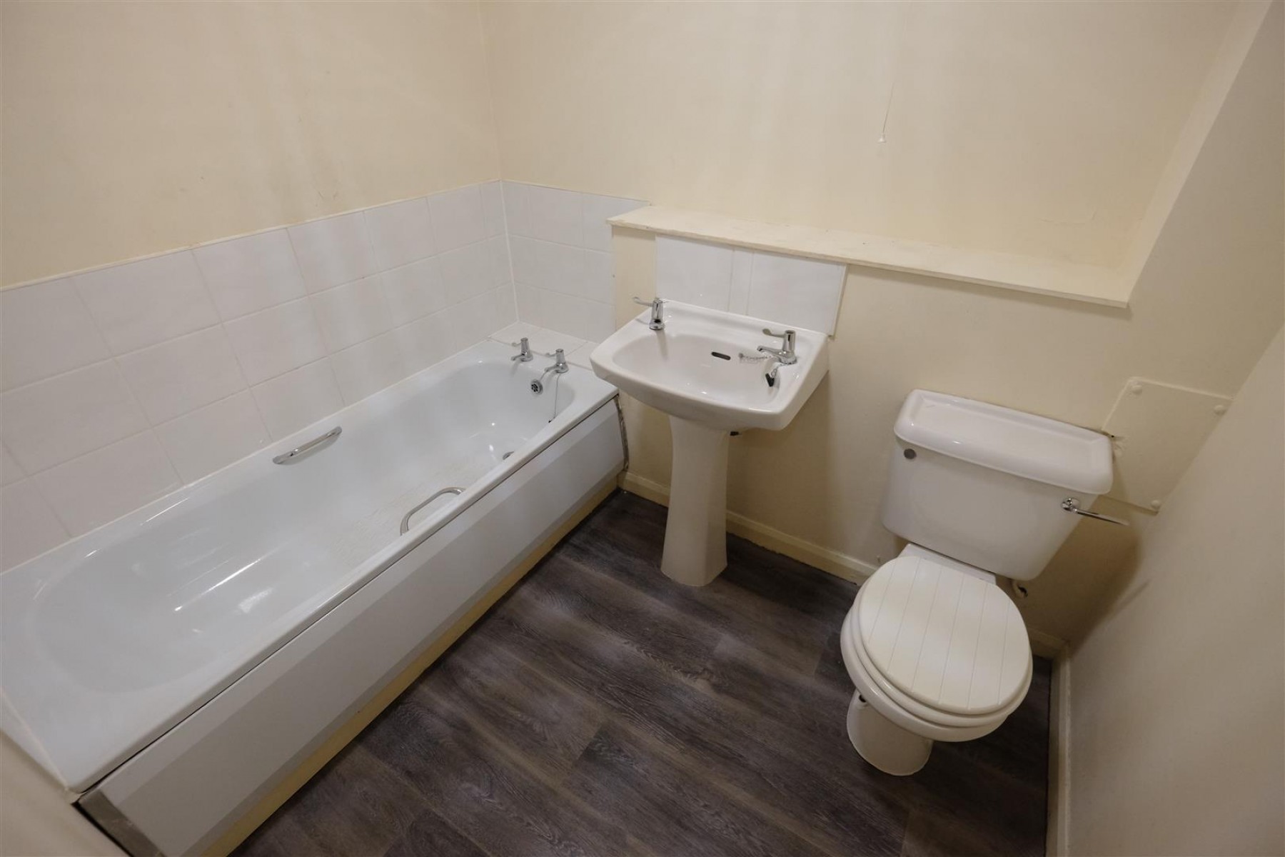 FLAT FOR BASIC UPDATING - MONTPELIER, 1 bedroom, Flat - 30770698