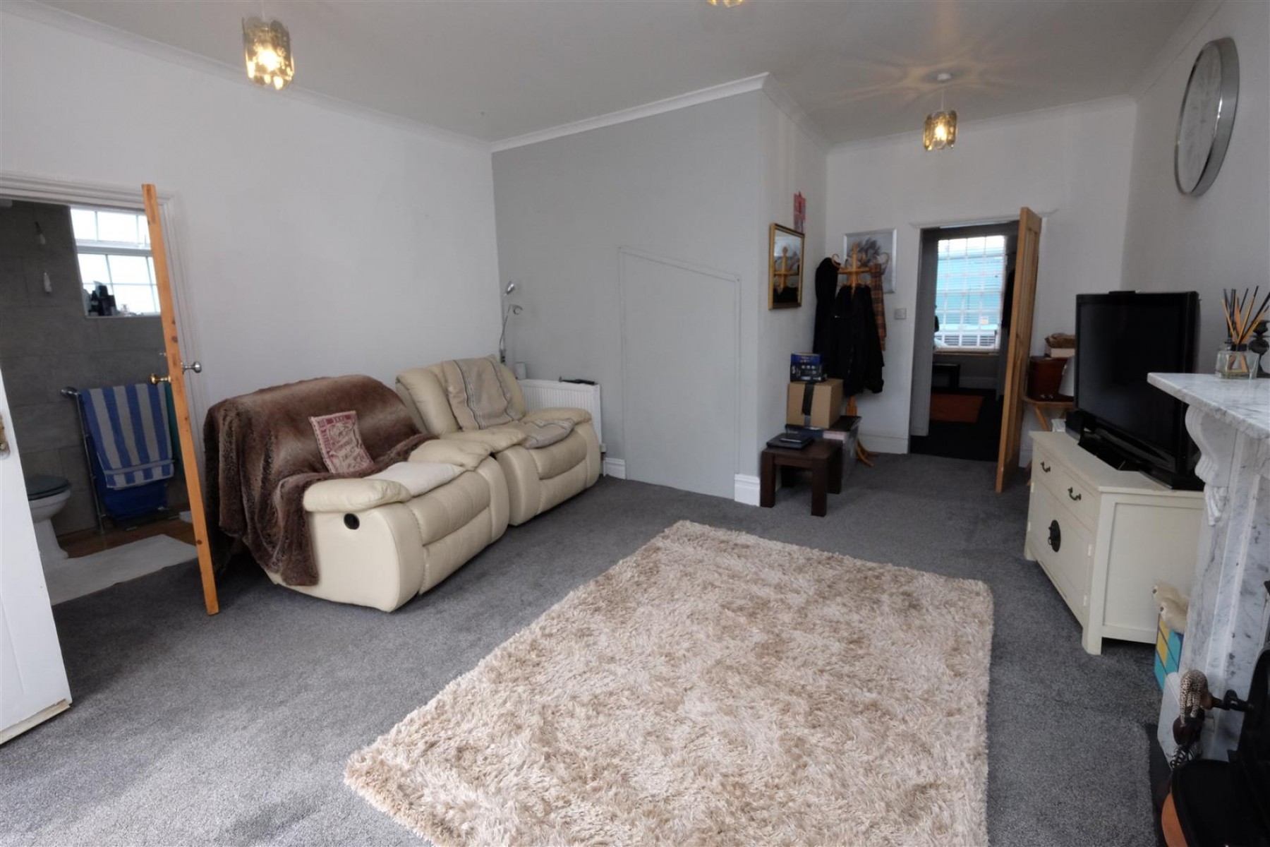 HOUSE | 3 FLATS | DOUBLE WIDTH YARD, 6 bedroom, House - 31851408