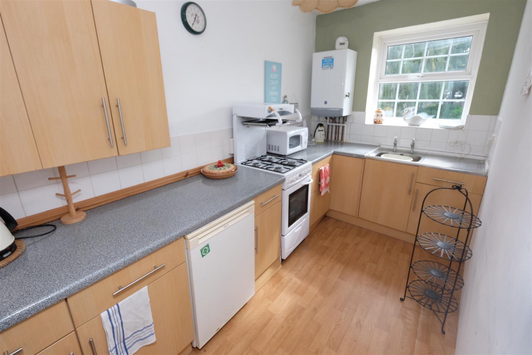 HOUSE | 3 FLATS | DOUBLE WIDTH YARD, 6 bedroom, House - 31851408