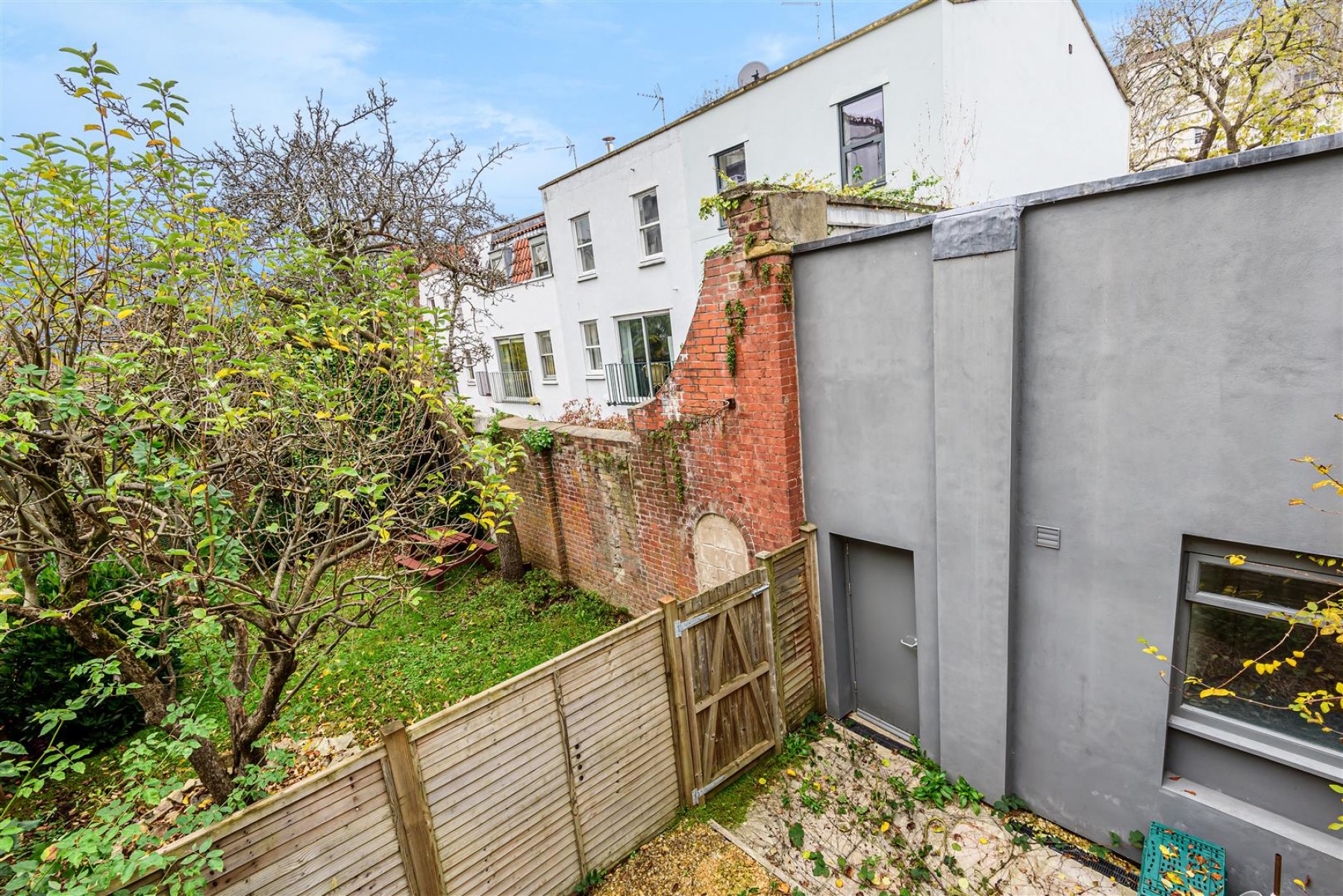 CLIFTON VILLAGE OPPORTUNITY, 3 bedroom, Commercial - 31141364