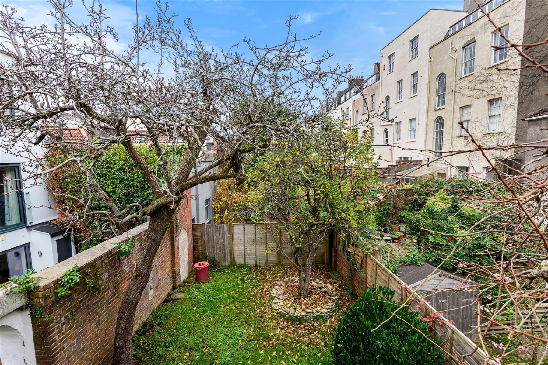 CLIFTON VILLAGE OPPORTUNITY, 3 bedroom, Commercial - 31141364