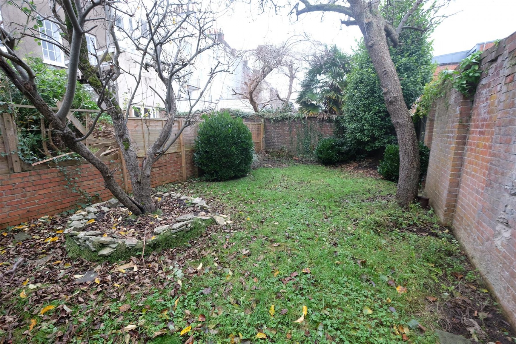 CLIFTON VILLAGE OPPORTUNITY, 3 bedroom, Commercial - 31141364