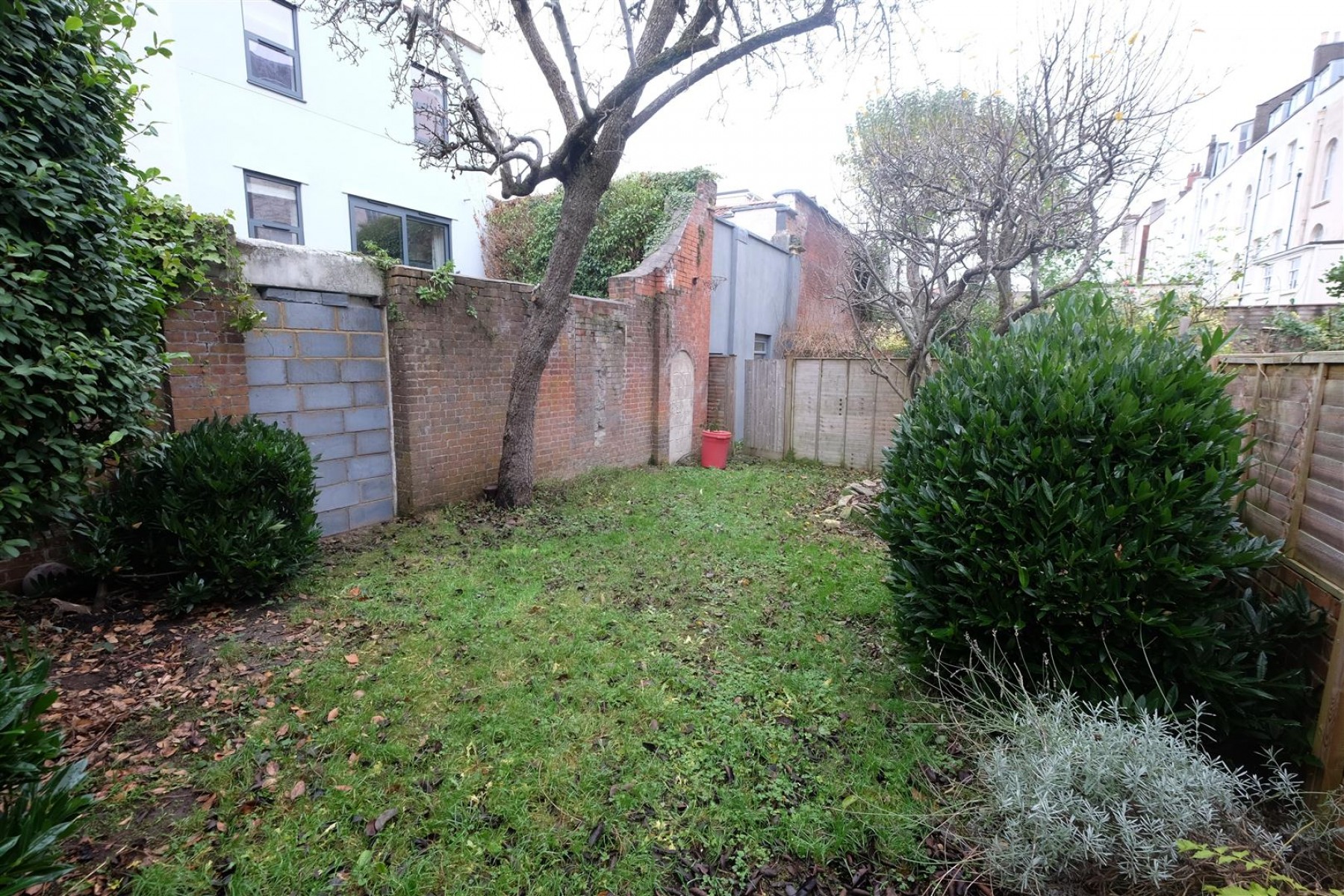 CLIFTON VILLAGE OPPORTUNITY, 3 bedroom, Commercial - 31141364