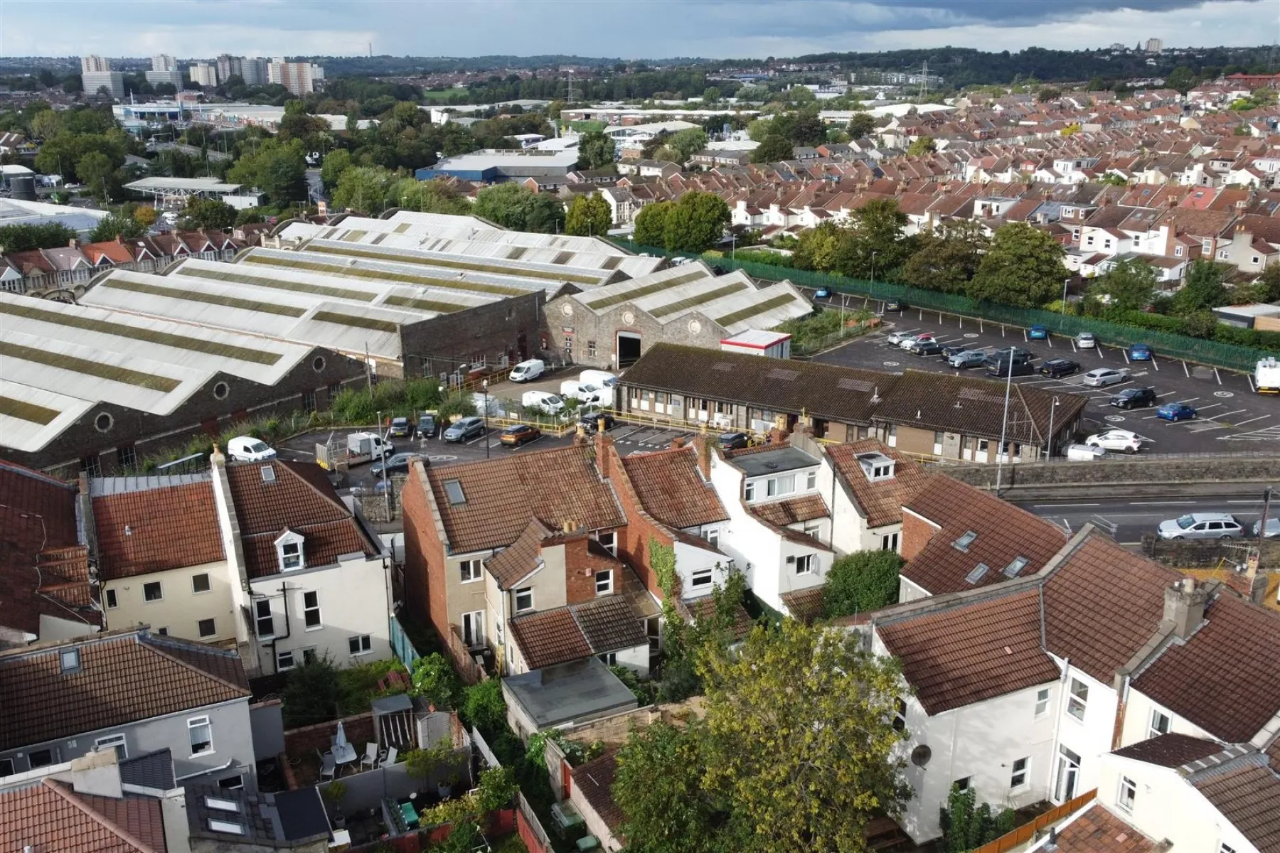 HOUSE | UPDATING | BS4, 3 bedroom, House - Terraced - 32613846