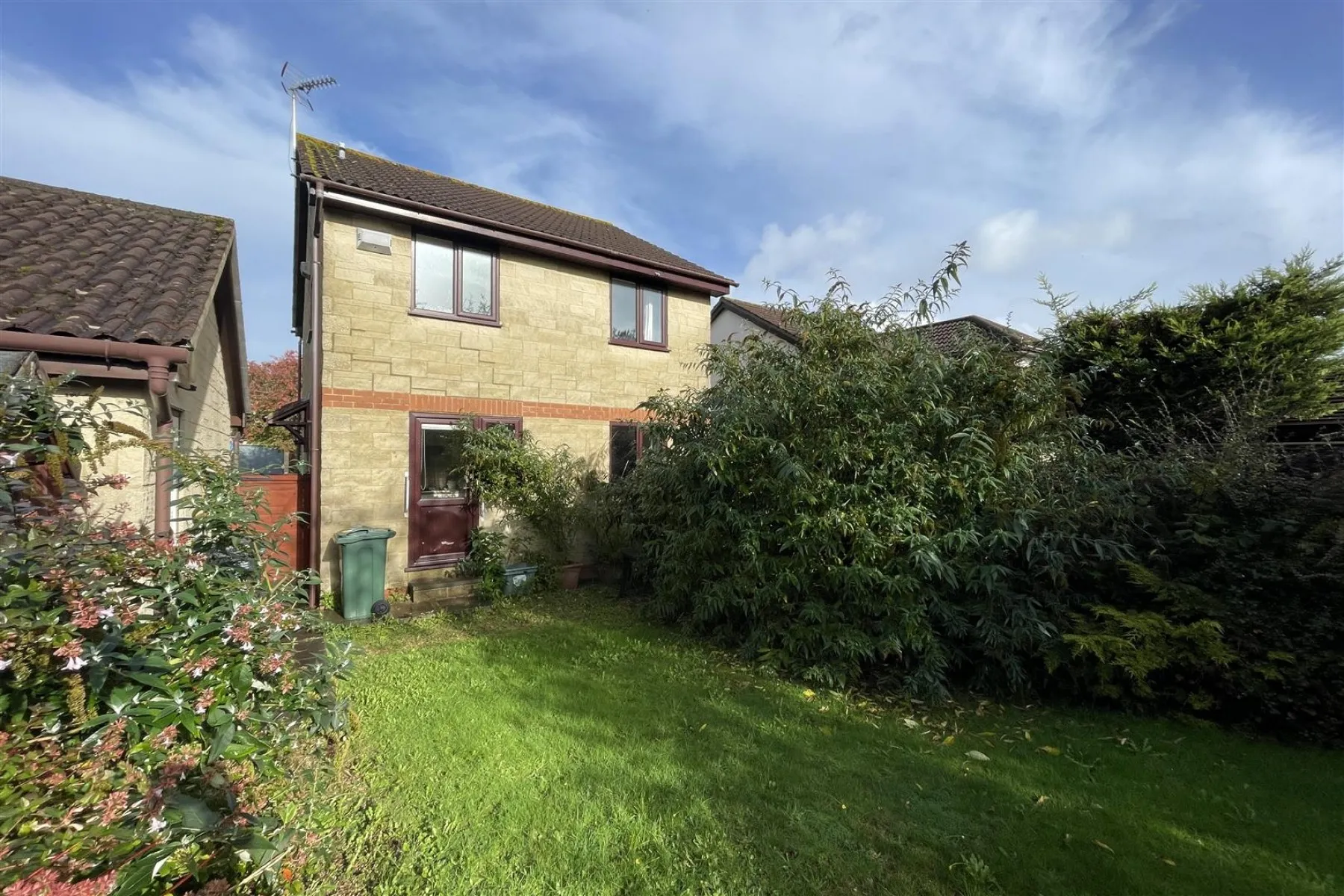 DETACHED | UPDATING | NAILSEA, 4 bedroom, House - Detached - 32700009
