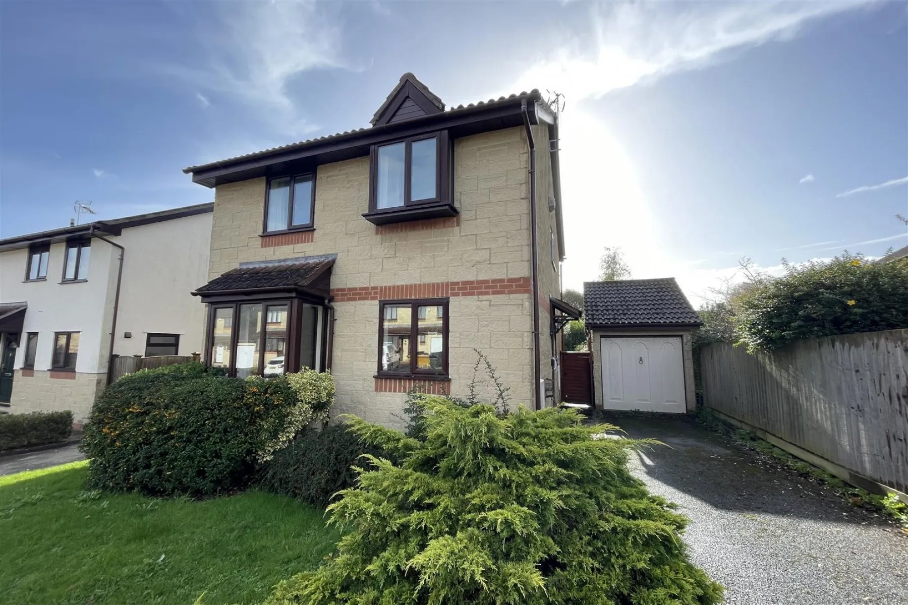 DETACHED | UPDATING | NAILSEA, 4 bedroom, House - Detached - 32700009