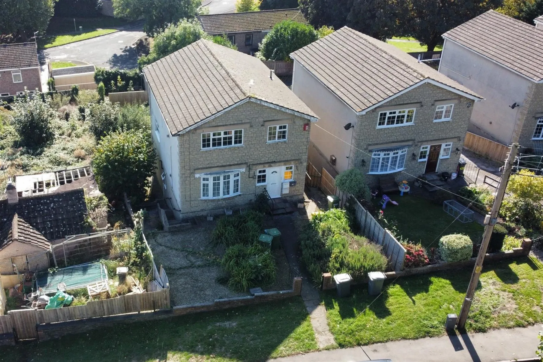 DETACHED | UPDATING | KINGSWOOD, 3 bedroom, House - Detached - 32219681