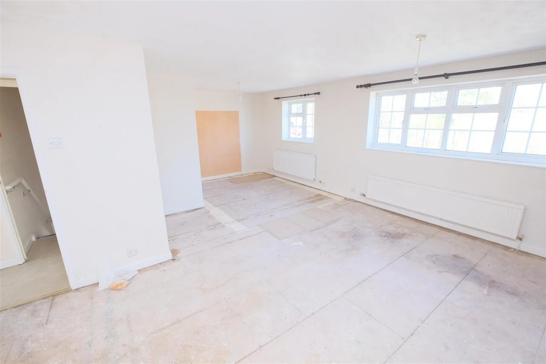 DETACHED | UPDATING | KINGSWOOD, 3 bedroom, House - Detached - 32219681