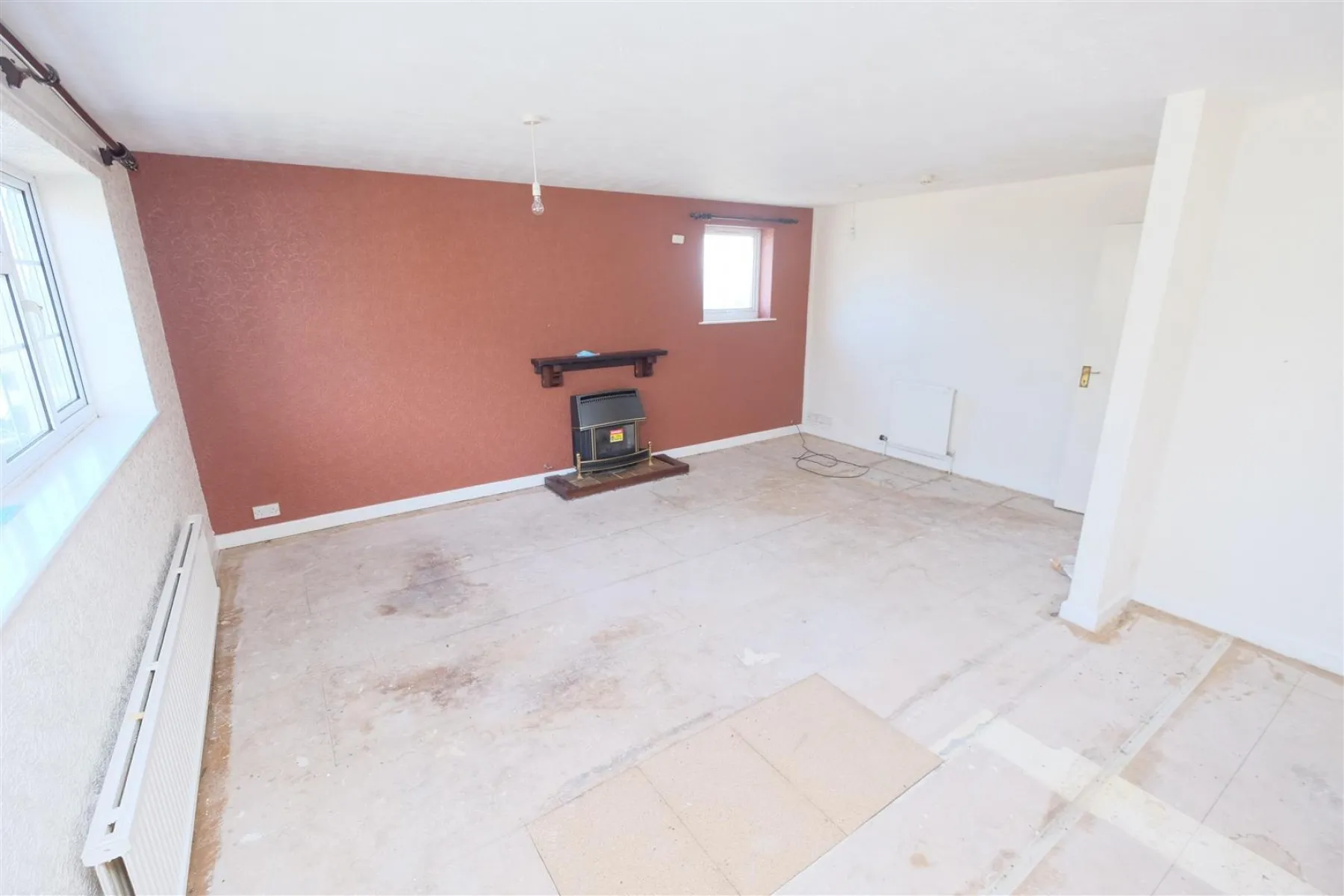 DETACHED | UPDATING | KINGSWOOD, 3 bedroom, House - Detached - 32219681