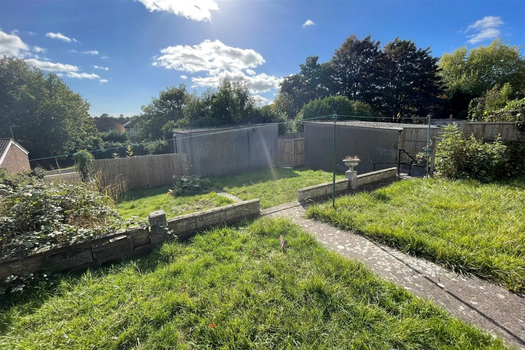 DETACHED | UPDATING | KINGSWOOD, 3 bedroom, House - Detached - 32219681