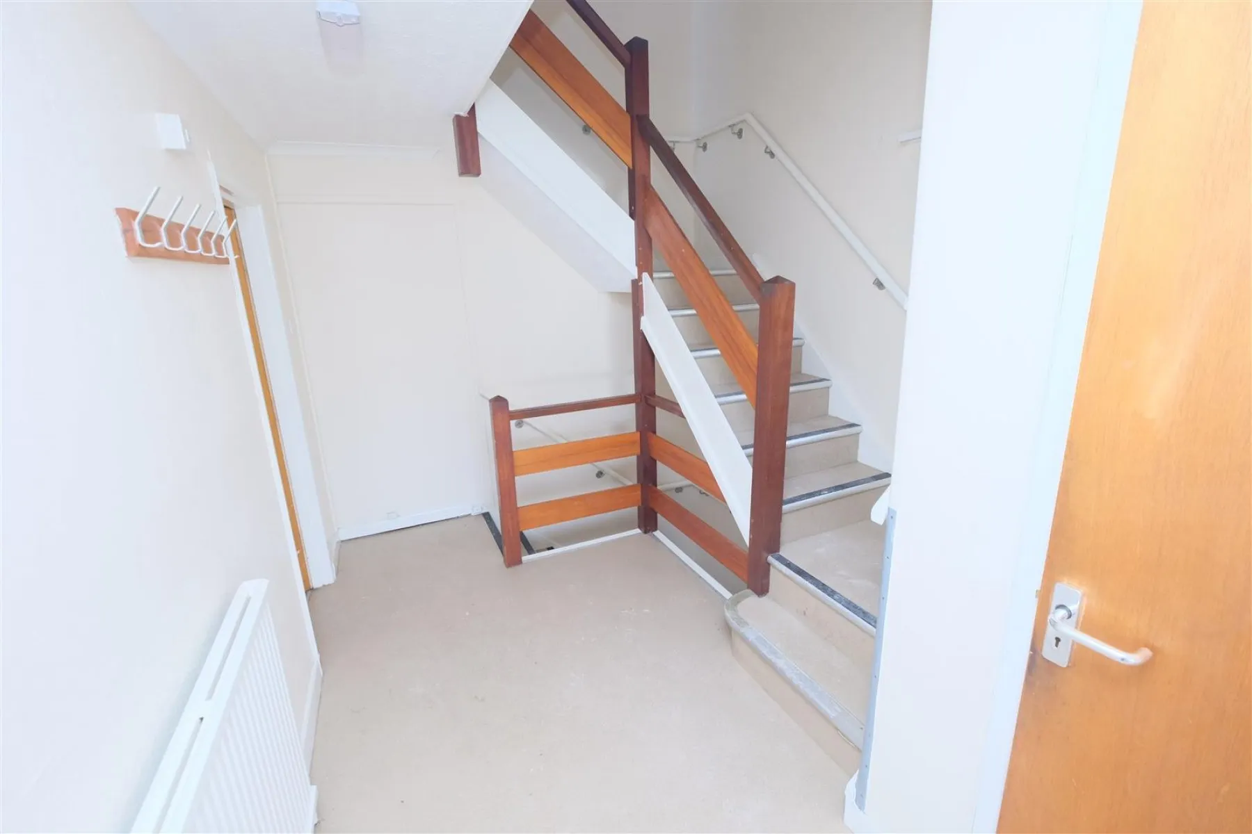 DETACHED | UPDATING | KINGSWOOD, 3 bedroom, House - Detached - 32219681