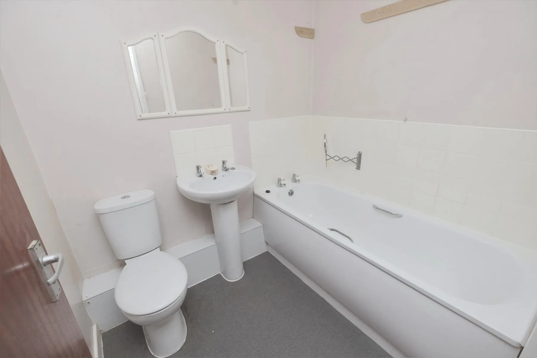 FLAT | UPDATING | YEOVIL, 1 bedroom, Flat - 32435951