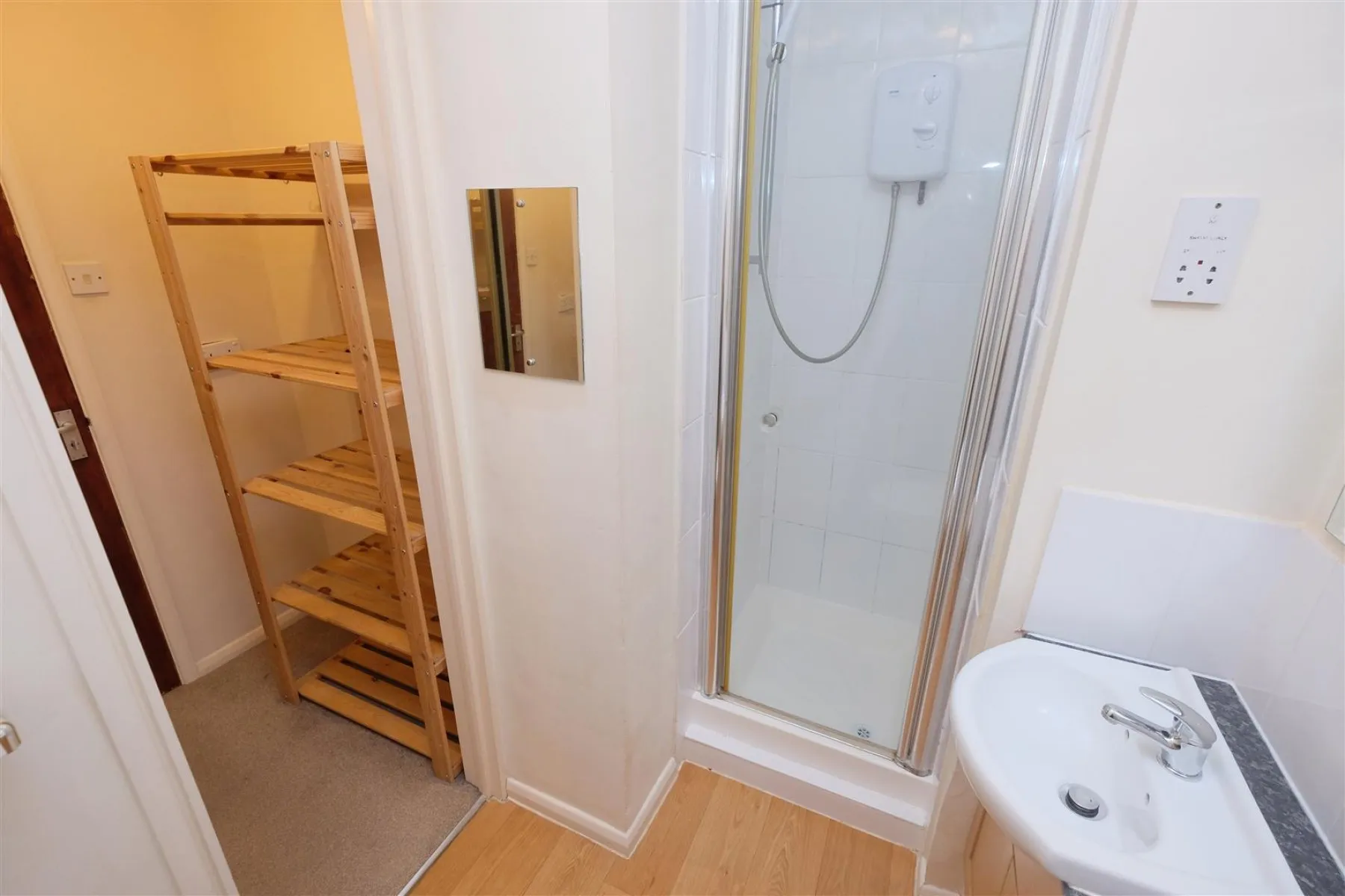 STUDIO | PARKING | BS8, Flat - 32472285