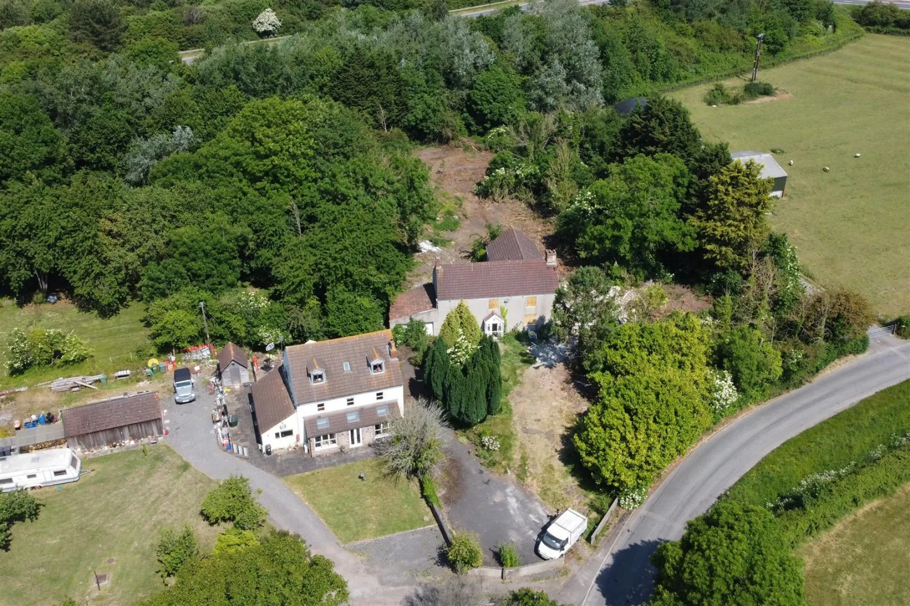 RESI OPPORTUNITY | 0.86 ACRE PLOT | BS35, 3 bedroom, House - Detached - 32379329
