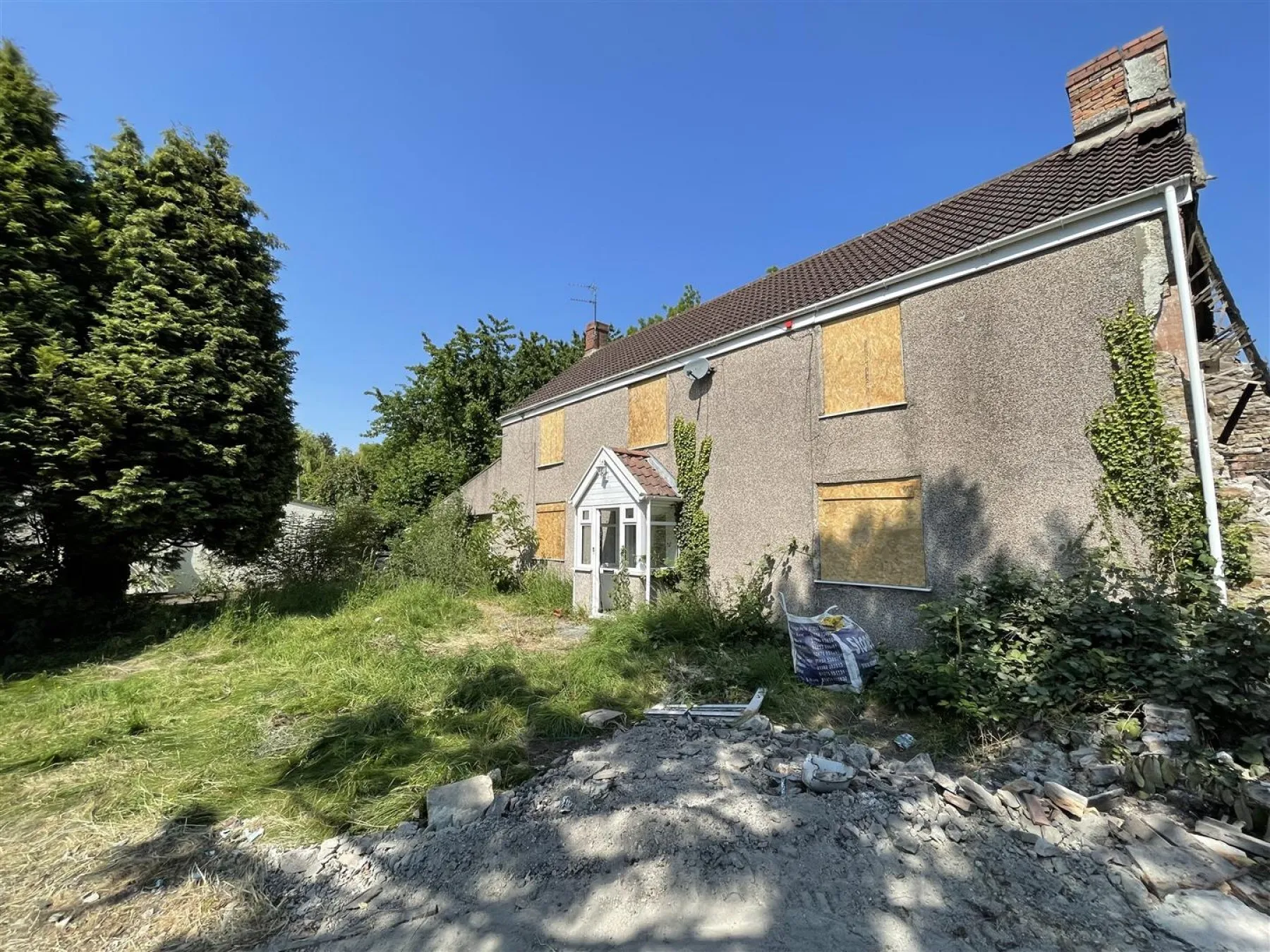 RESI OPPORTUNITY | 0.86 ACRE PLOT | BS35, 3 bedroom, House - Detached - 32379329