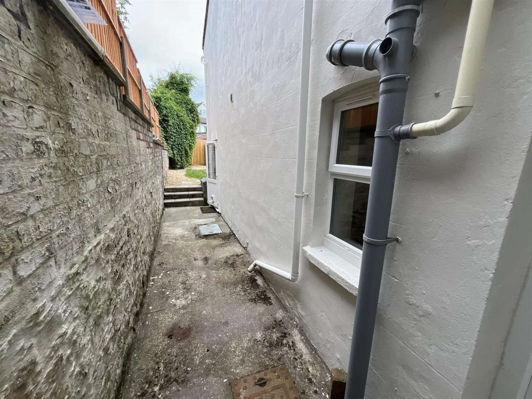 FREEHOLD BLOCK OF FLATS | REDLAND, 6 bedroom, House - 33300909